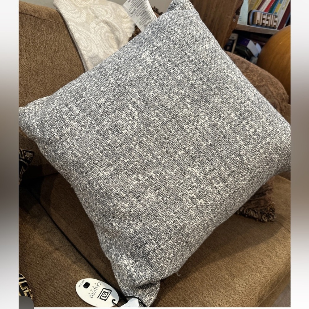 1-CALLISTO HOME Gray & White Woven DECORATIVE PILLOW